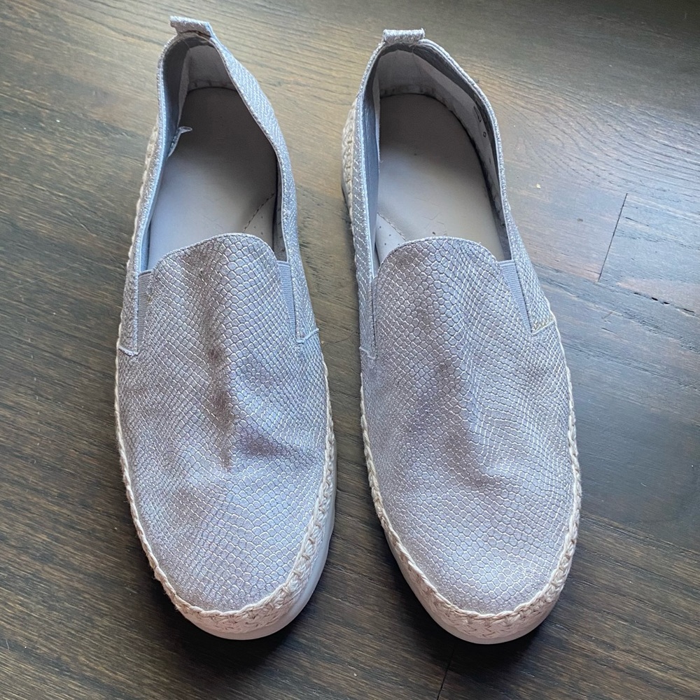 The Flexx gray/silver slip on loafers sz 9 (40.5 eur)